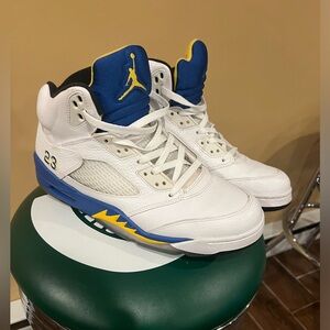 Air Jordan 5 (five) Laney size 11 - no OG box- good condition